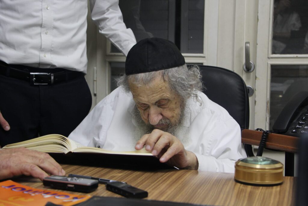 האדמו"ר מלעלוב ירושלים עלה למעונו של מרן הגר"ד לנדו