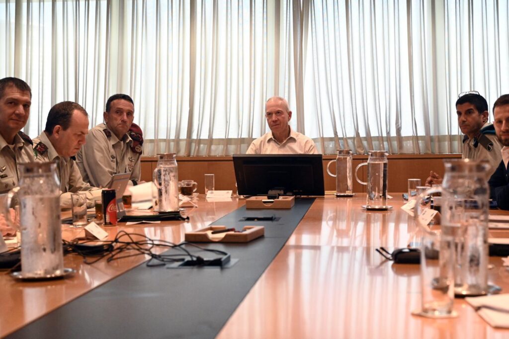 גלנט מאיים: "מציע לכל גורמי הטרור - אל תנסו אותנו״