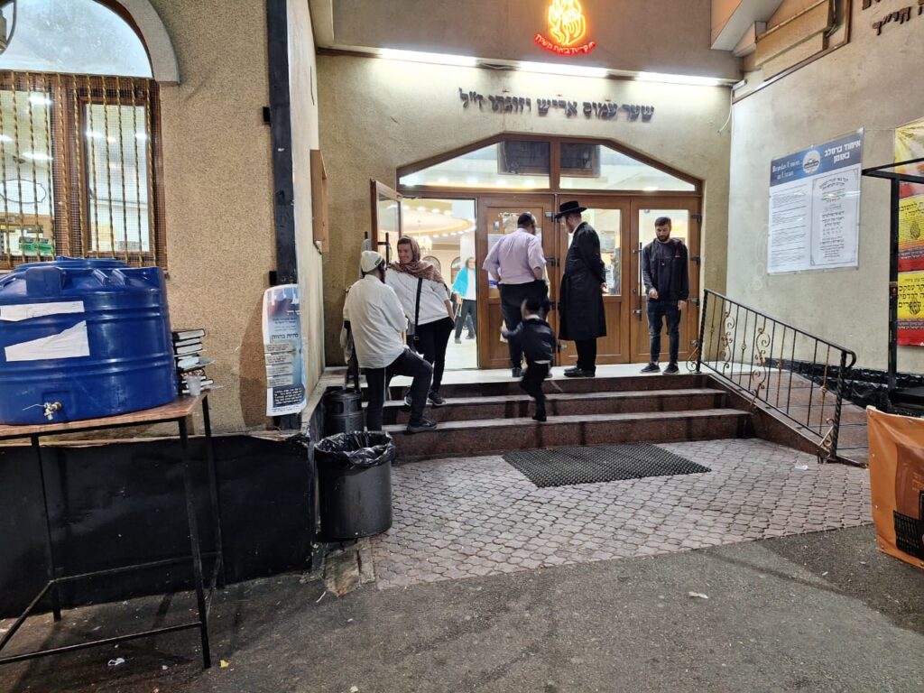 אלפים שהו בקברו של רבי נחמן מברסלב בשבת האחרונה