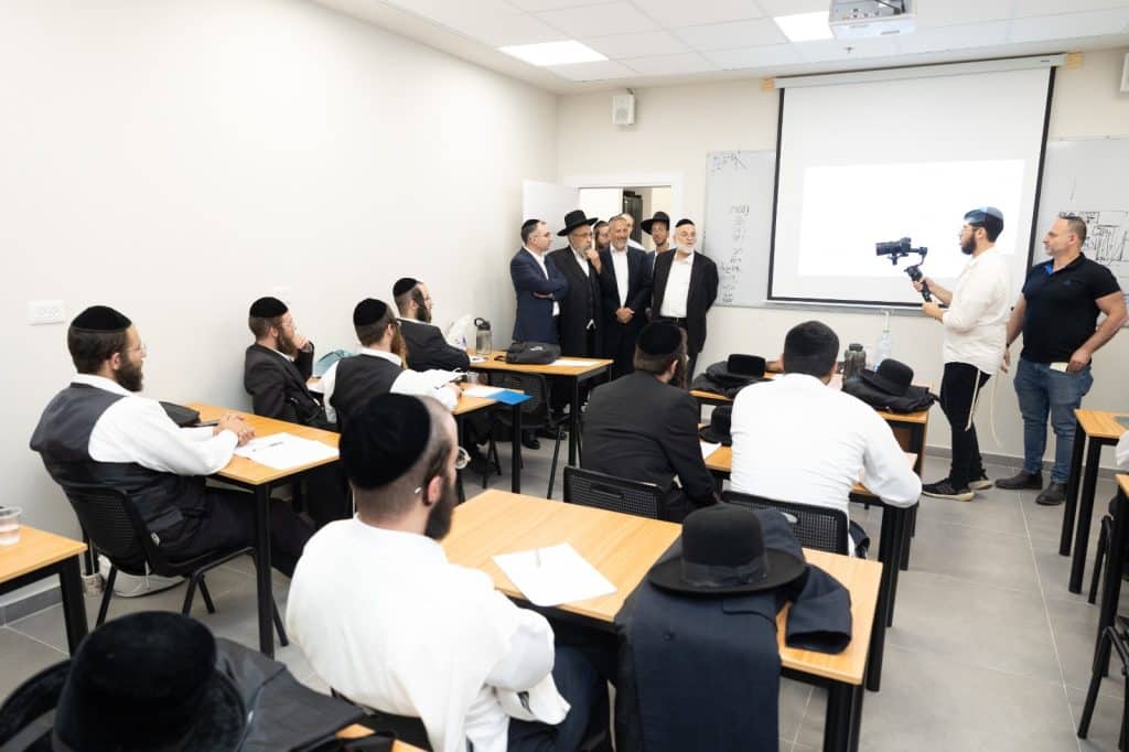 בית שמש: נקבעו מזוזות במרכז להכשרה מקצועית