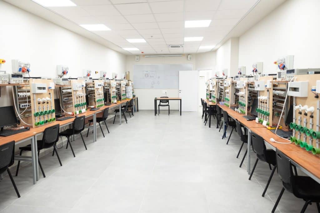 בית שמש: נקבעו מזוזות במרכז להכשרה מקצועית