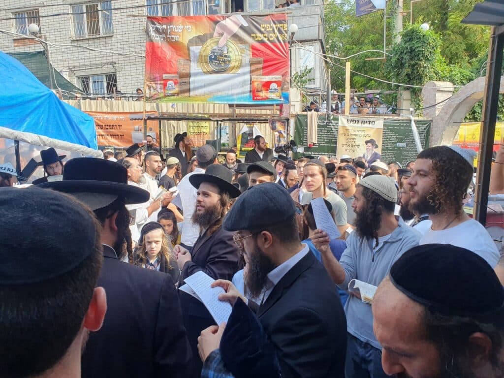 אורות גבוהים: קרוב ל-50 אלף איש באומן