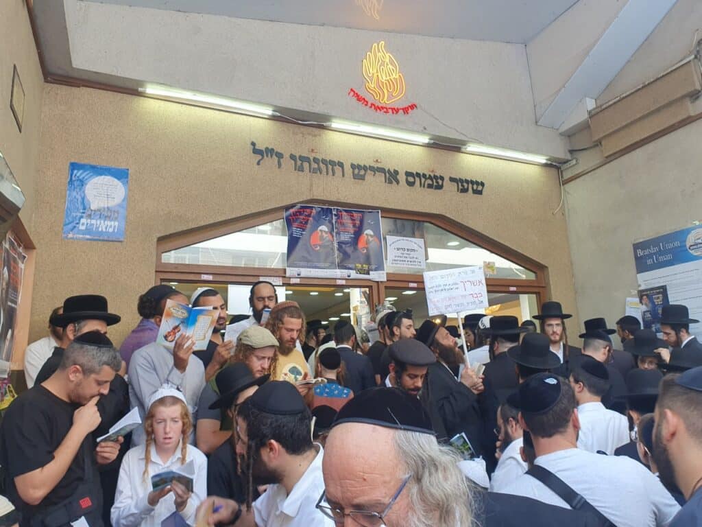 אורות גבוהים: קרוב ל-50 אלף איש באומן