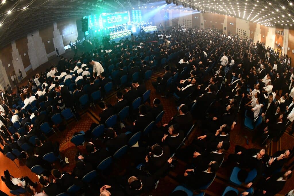 במעמד רבנים: אלפים השתתפו בסיום משניות העולמי