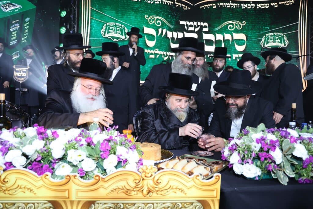 במעמד רבנים: אלפים השתתפו בסיום משניות העולמי