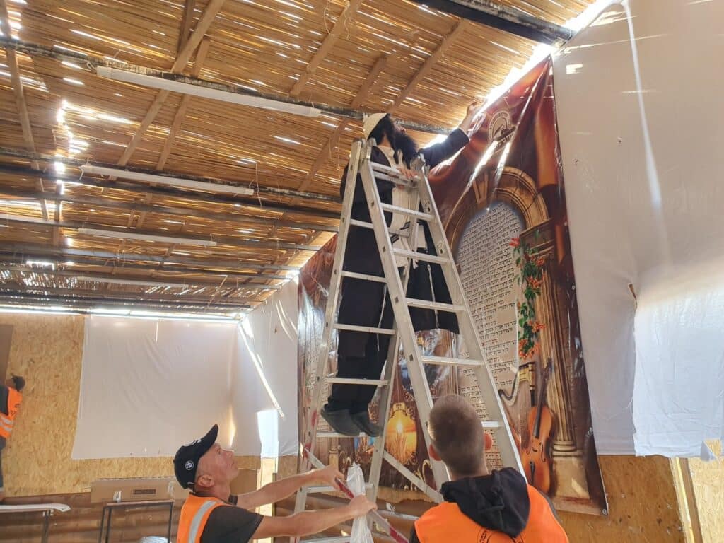 העיר אומן מתכוננת לחג הסוכות