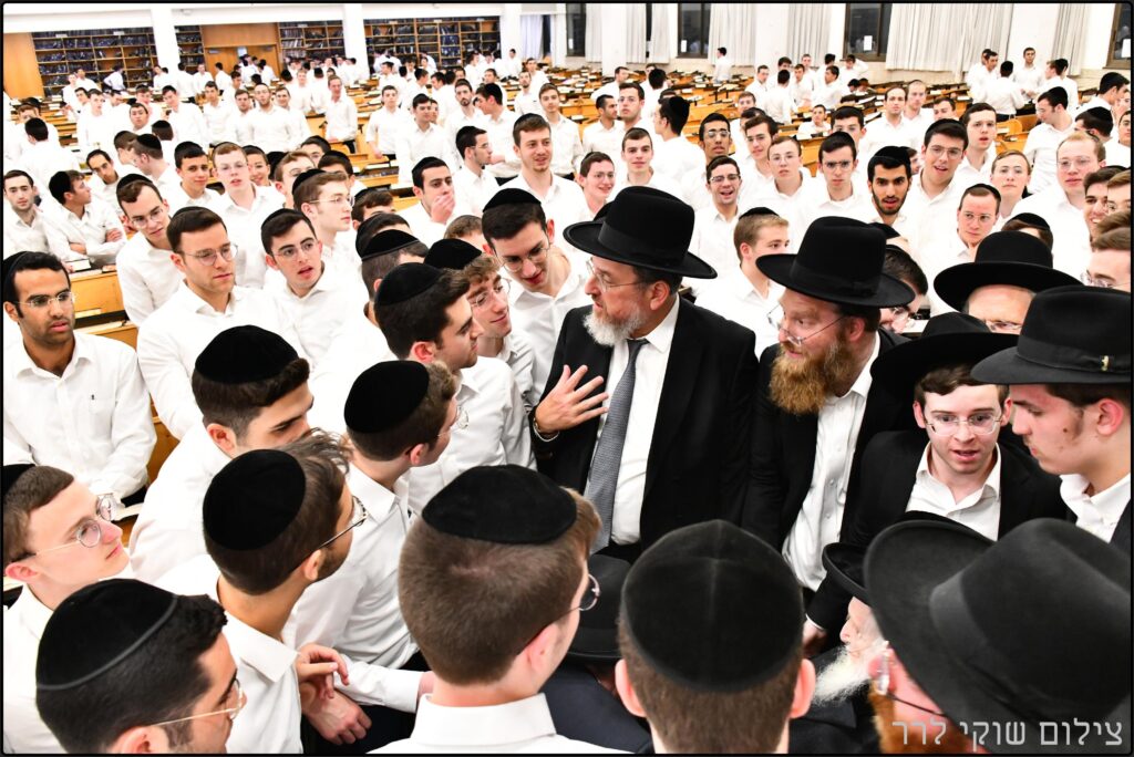 מסע החיזוק של הגר"מ שטרנבוך בישיבת חברון