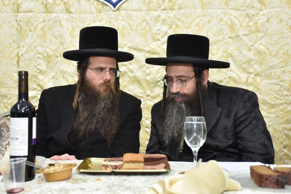 קריית הרצוג: מעמד הכתרת הרב החסידי