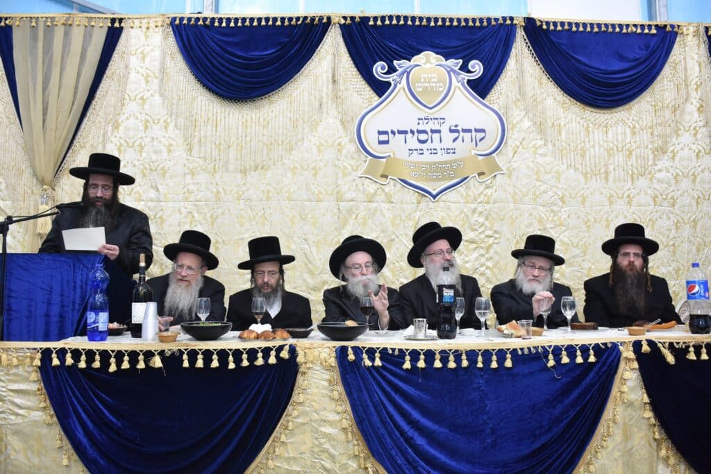 קריית הרצוג: מעמד הכתרת הרב החסידי