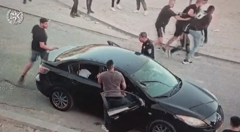 המשטרה עצרה 8 ערבים בהפרת סדר והשלכת חפצים לעבר שוטרים