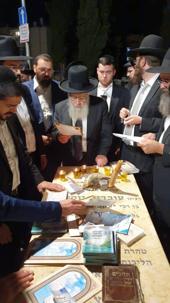 לפנות בוקר: הראשון לציון עלה לציון מרן הגר"ע יוסף