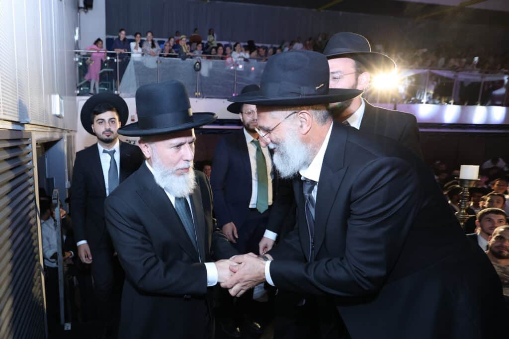 גלריה: בישיבת 'אבני נזר' הקבילו את פני ראש הישיבה