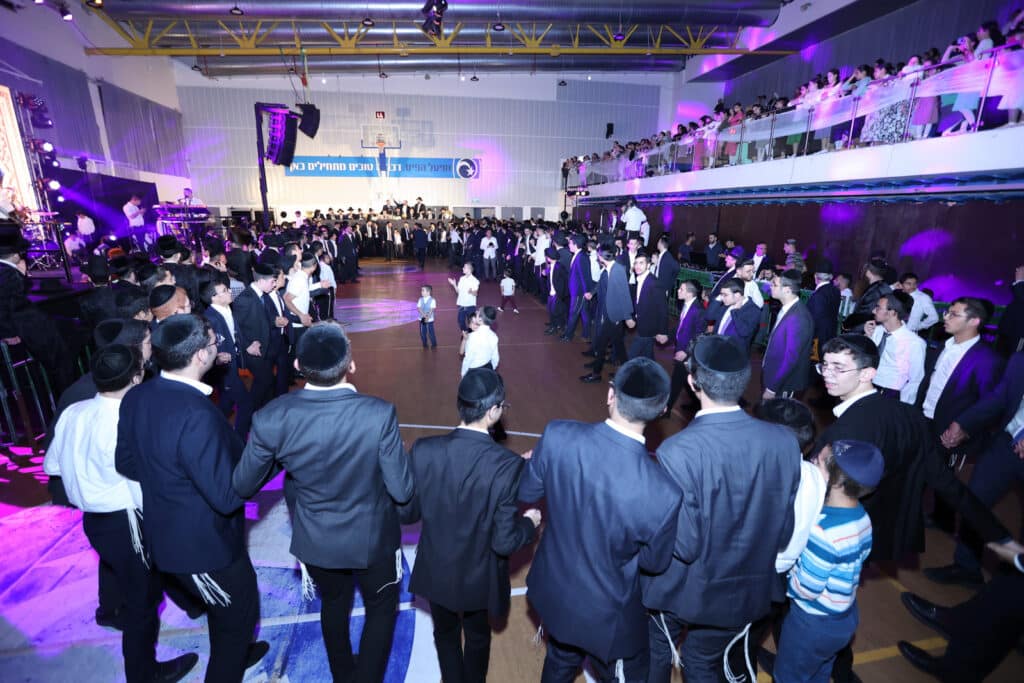 גלריה: בישיבת 'אבני נזר' הקבילו את פני ראש הישיבה