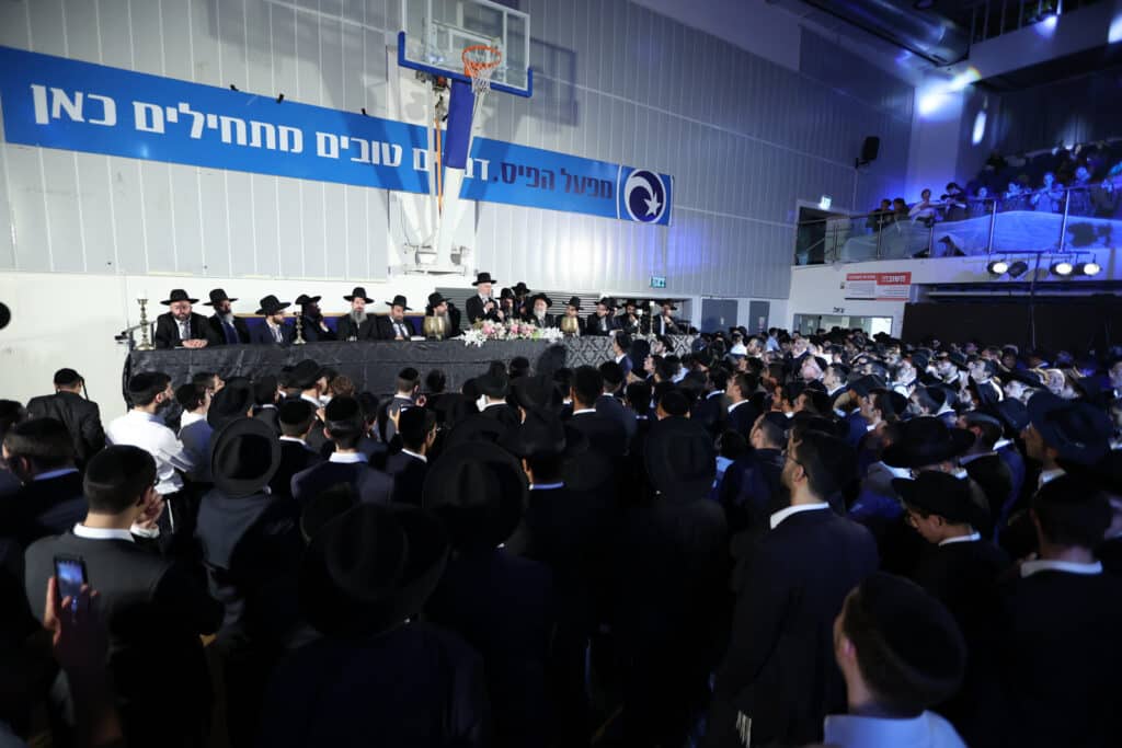 גלריה: בישיבת 'אבני נזר' הקבילו את פני ראש הישיבה