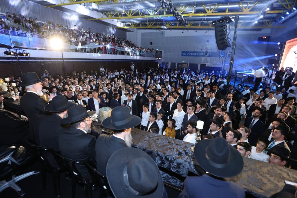 גלריה: בישיבת 'אבני נזר' הקבילו את פני ראש הישיבה