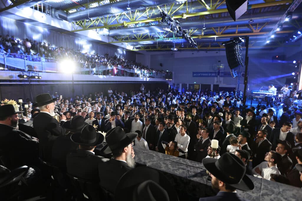 גלריה: בישיבת 'אבני נזר' הקבילו את פני ראש הישיבה