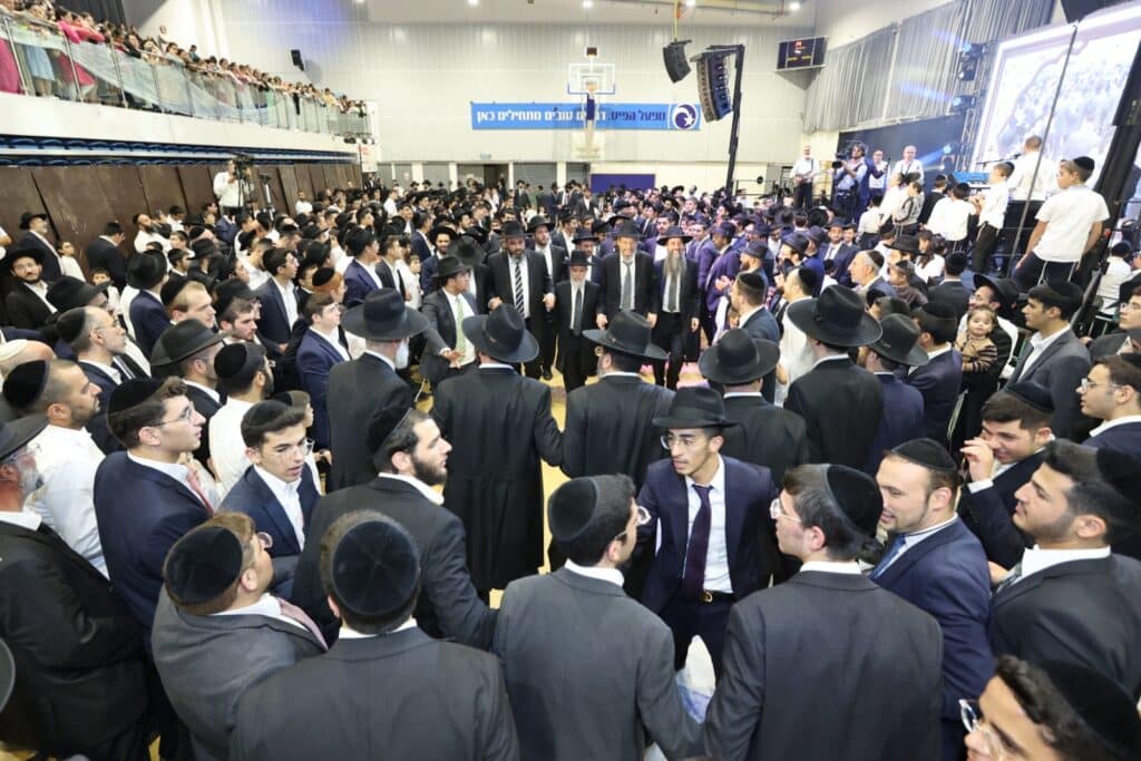 גלריה: בישיבת 'אבני נזר' הקבילו את פני ראש הישיבה