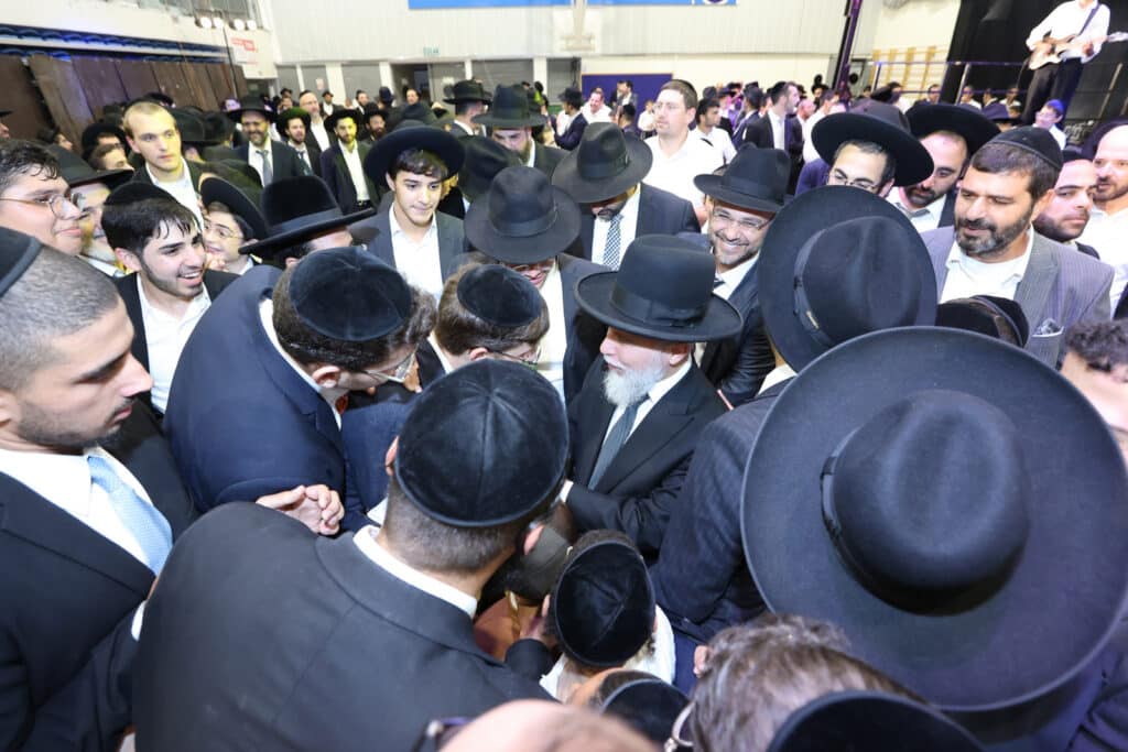 גלריה: בישיבת 'אבני נזר' הקבילו את פני ראש הישיבה