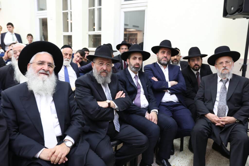 המונים במעמד הקבלת פני רבו לראשון לציון הגר"י יוסף