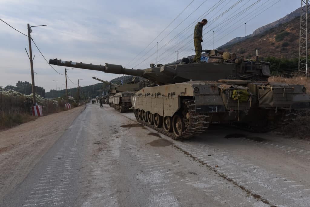 מלחמה רב זירתית? כוחות צה"ל נערכים בגבול הצפון
