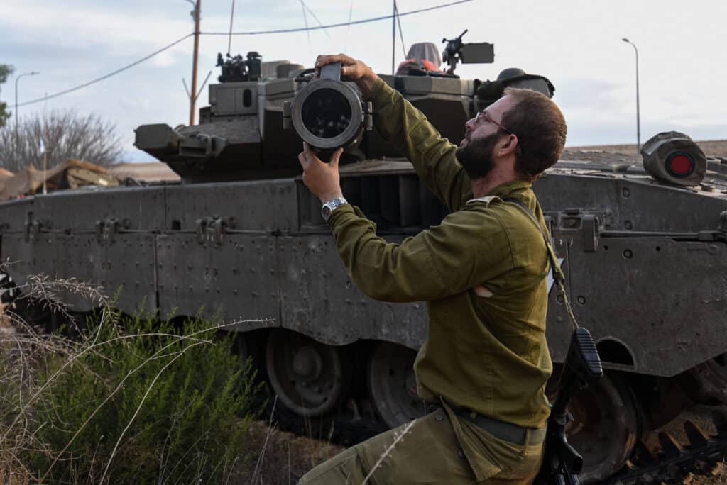 מלחמה רב זירתית? כוחות צה"ל נערכים בגבול הצפון