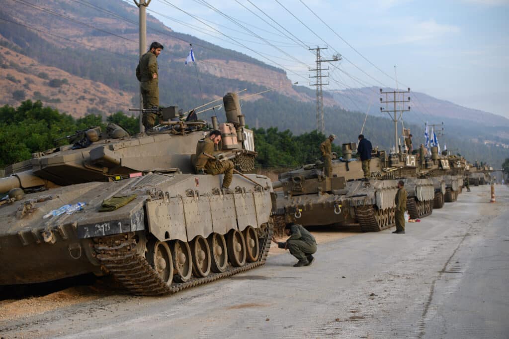 מלחמה רב זירתית? כוחות צה"ל נערכים בגבול הצפון