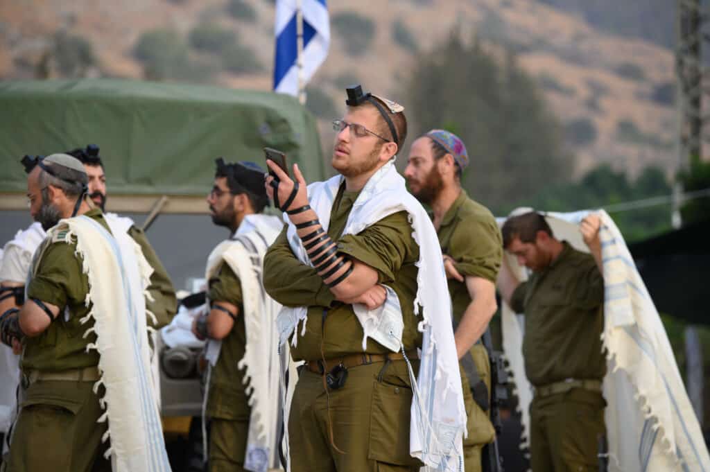 מלחמה רב זירתית? כוחות צה"ל נערכים בגבול הצפון