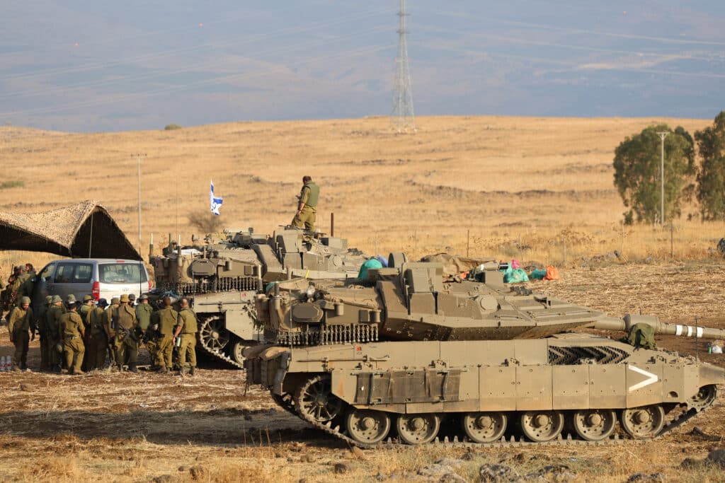 מלחמה רב זירתית? כוחות צה"ל נערכים בגבול הצפון