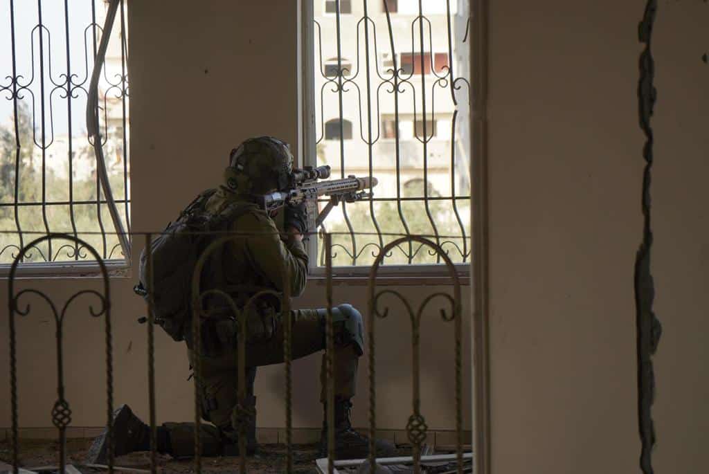 דובר צה"ל: החיילת ששוחררה זכרה ומסרה פרטים בצורה מדהימה, מספר החטופים ירד ל-238