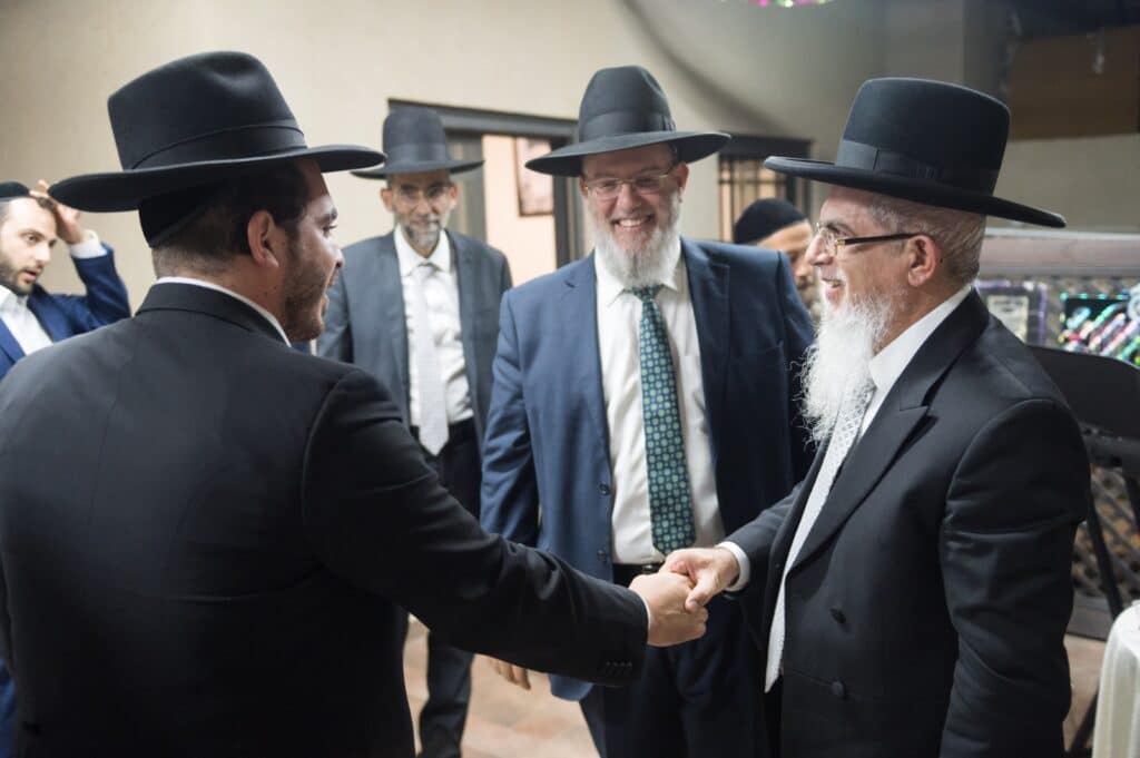 רבני קהילות, אישי ציבור ותלמידים עלו לסוכת הגר"י הללויה