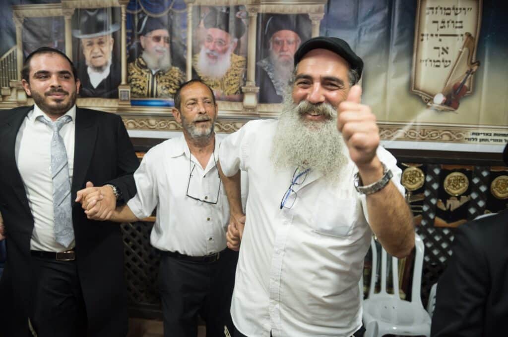 רבני קהילות, אישי ציבור ותלמידים עלו לסוכת הגר"י הללויה