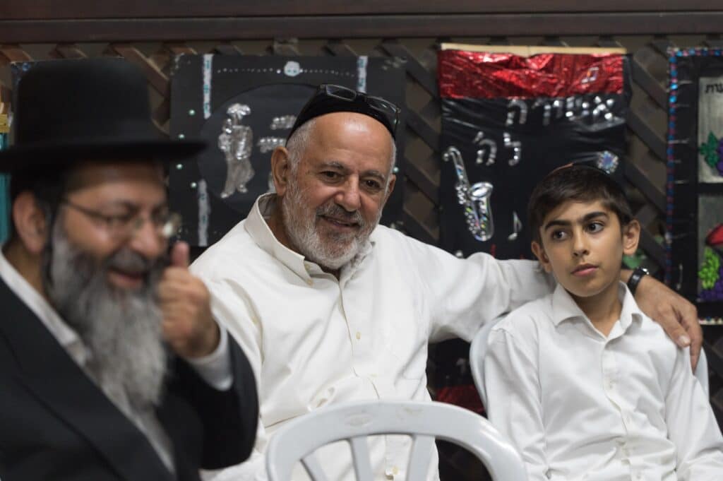 רבני קהילות, אישי ציבור ותלמידים עלו לסוכת הגר"י הללויה