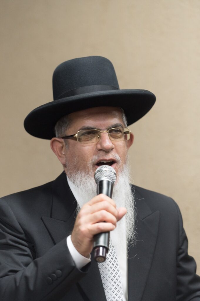 רבני קהילות, אישי ציבור ותלמידים עלו לסוכת הגר"י הללויה