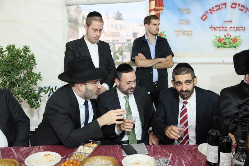 שרים, חברי כנסת ואישי ציבור חגגו בסוכת השר מלכיאלי