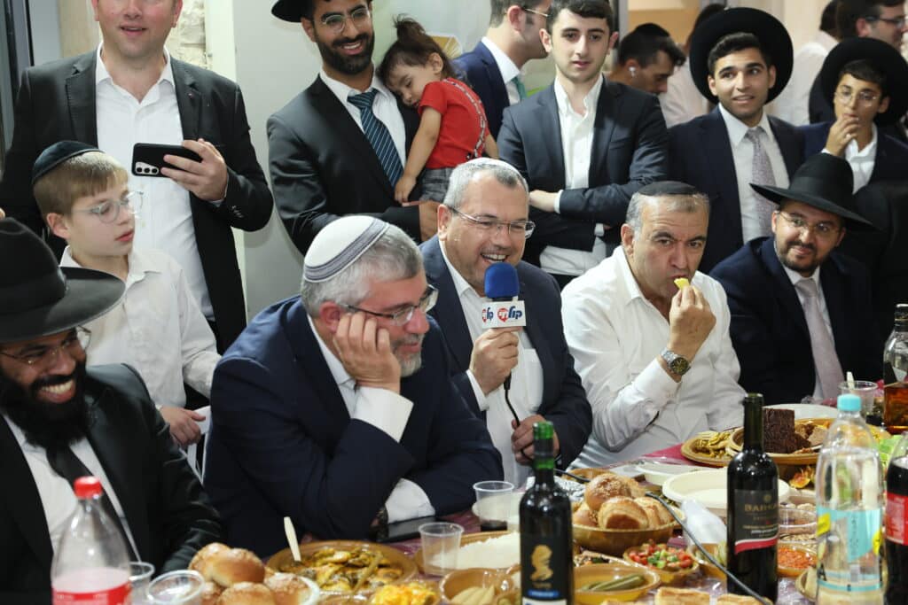 שרים, חברי כנסת ואישי ציבור חגגו בסוכת השר מלכיאלי