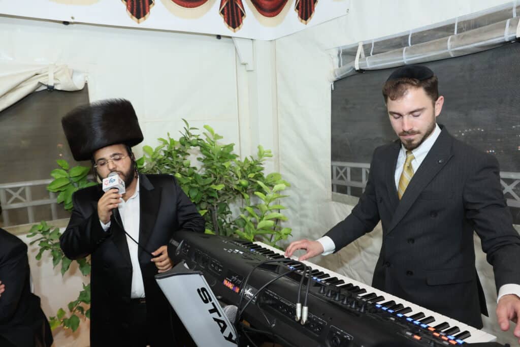 שרים, חברי כנסת ואישי ציבור חגגו בסוכת השר מלכיאלי