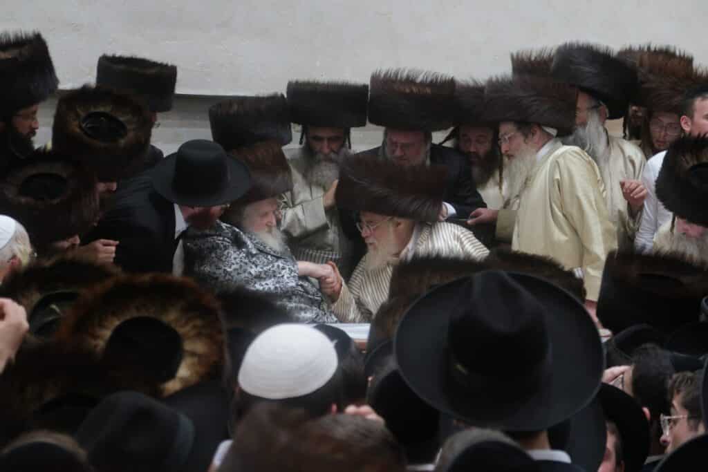 כי גדול בקרבך: אלפי חסידי תולדות קיבלו את הראב"ד