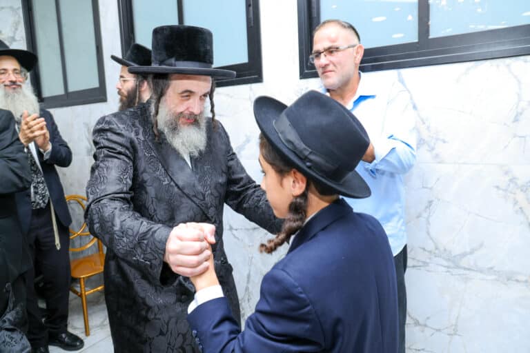 הבר מצוה עברה מאופקים לבני ברק, בני הרבי מויזניץ' השתתפו