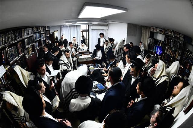 נגידי עולם התורה מארה"ב בשמיעת 'שיעור באנגלית' 