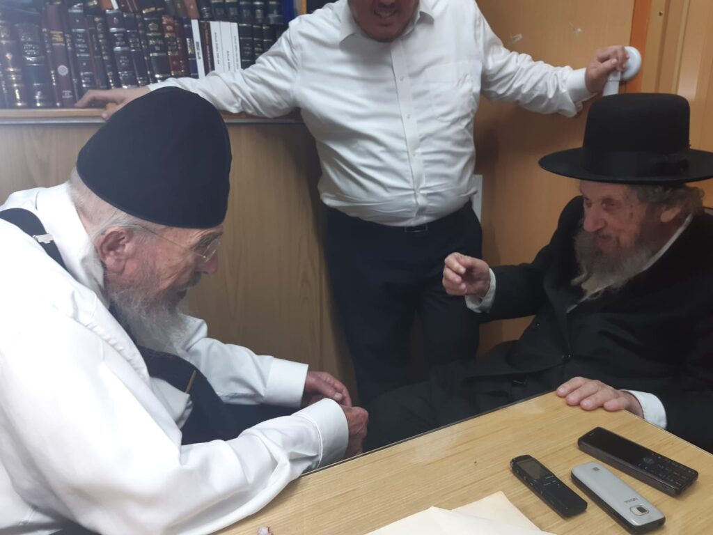 ימים לפני האשפוז: הגרמ"ב אזרחי זצוק"ל והגר"ד לנדו שליט"א