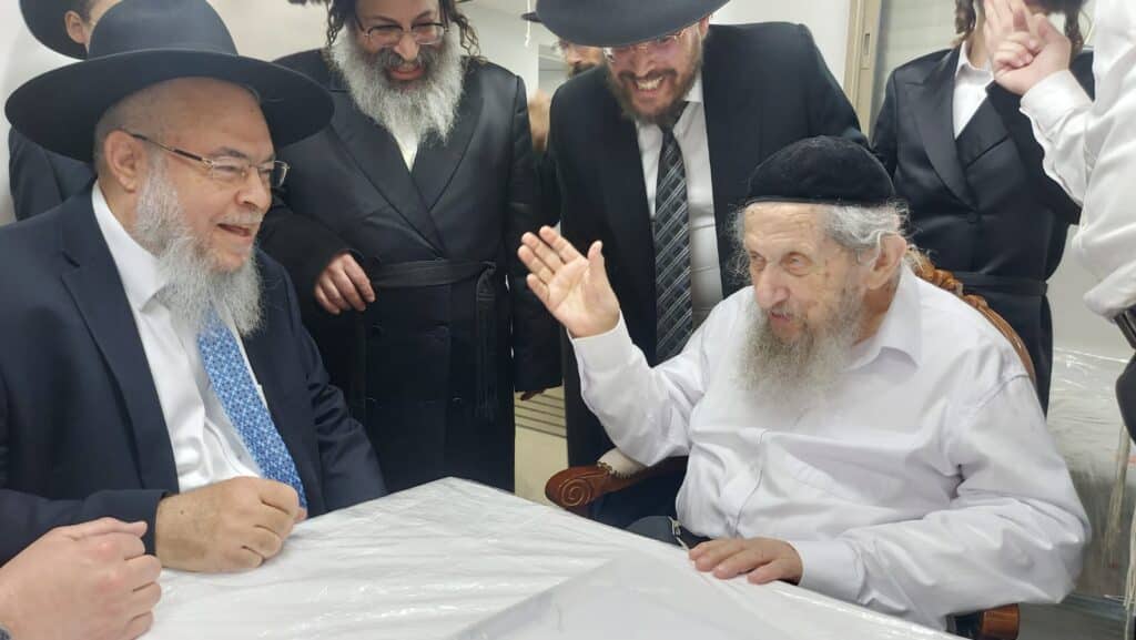 היום הראשון של הקבלת פני רבו בבית הגר"ד לנדו