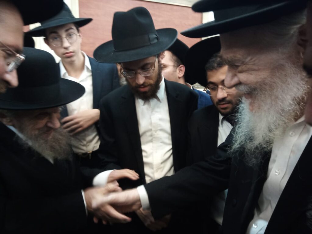 היום הראשון של הקבלת פני רבו בבית הגר"ד לנדו