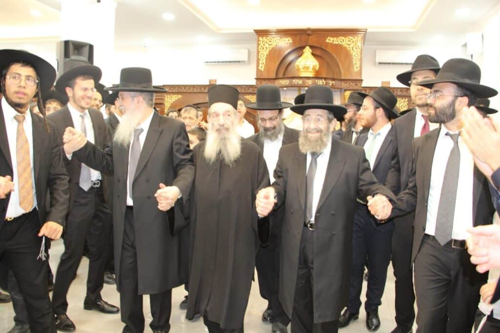 בראשות הרבנים הספרדים: שמחת בית השואבה ב'הליכות משה'