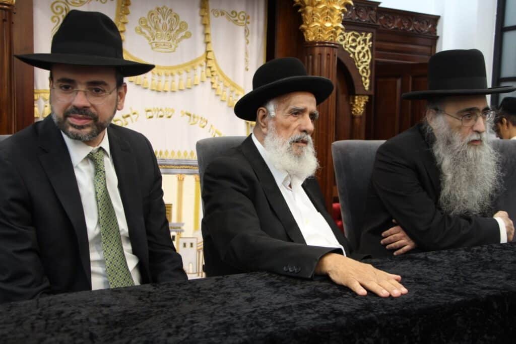 בראשות הרבנים הספרדים: שמחת בית השואבה ב'הליכות משה'