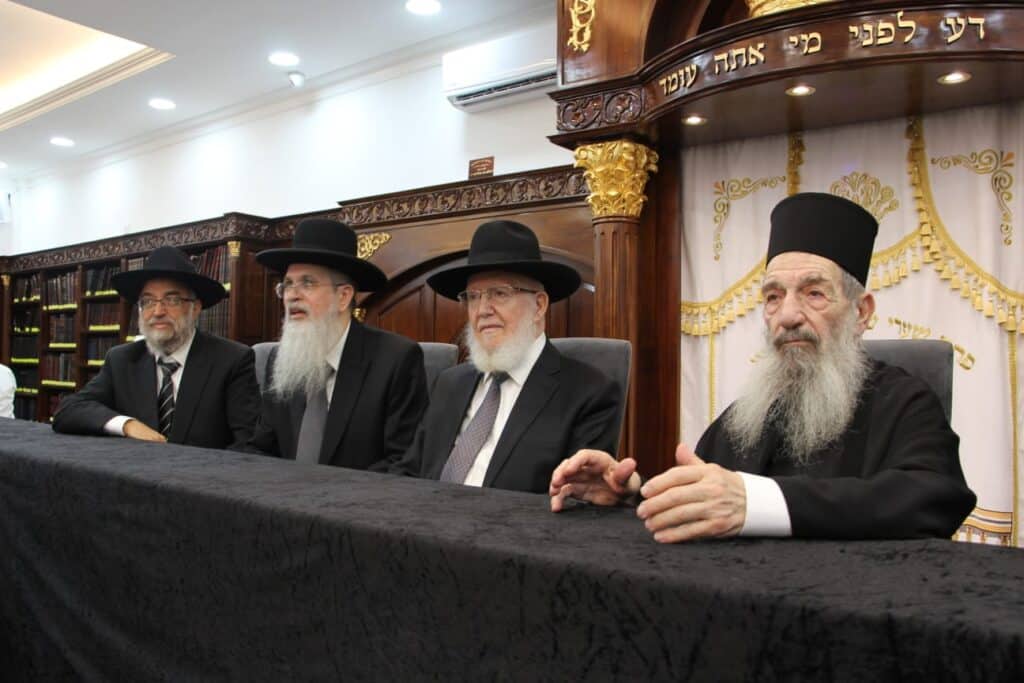 בראשות הרבנים הספרדים: שמחת בית השואבה ב'הליכות משה'