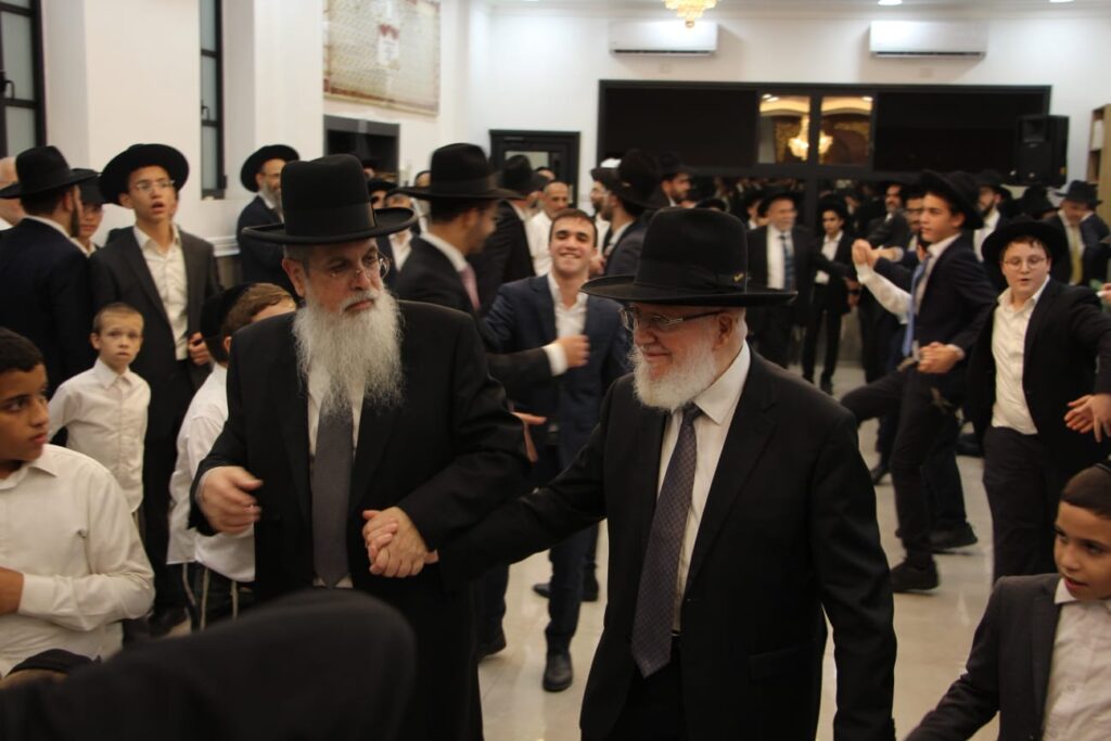 בראשות הרבנים הספרדים: שמחת בית השואבה ב'הליכות משה'