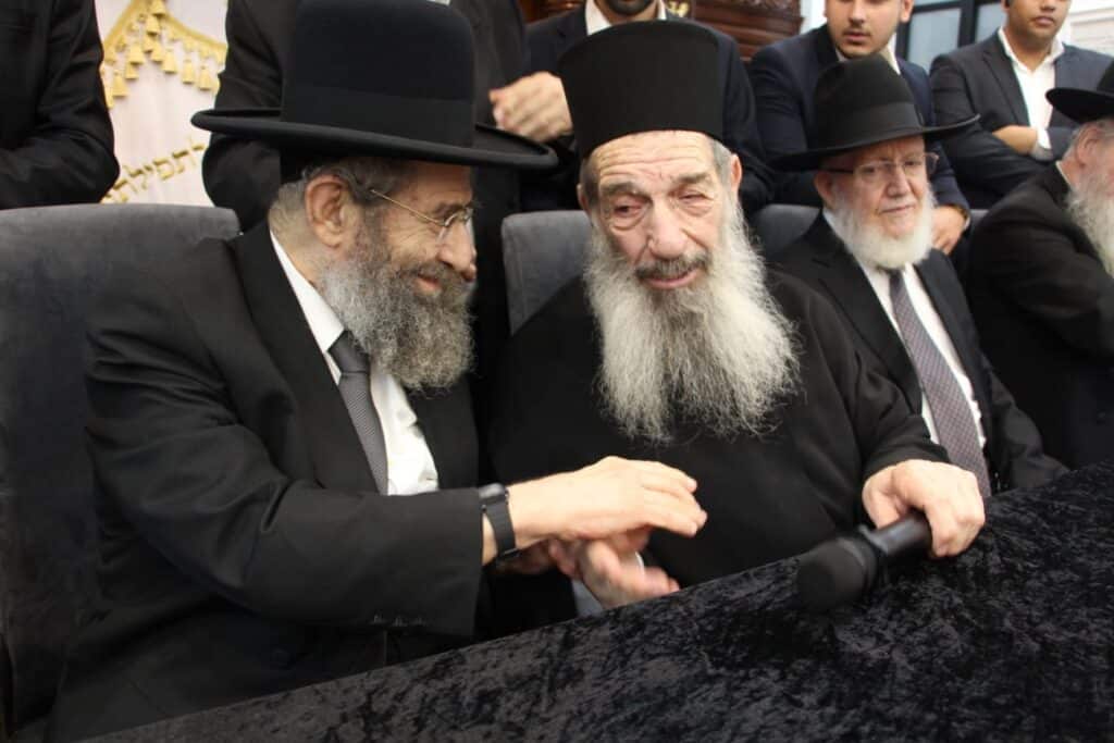 בראשות הרבנים הספרדים: שמחת בית השואבה ב'הליכות משה'