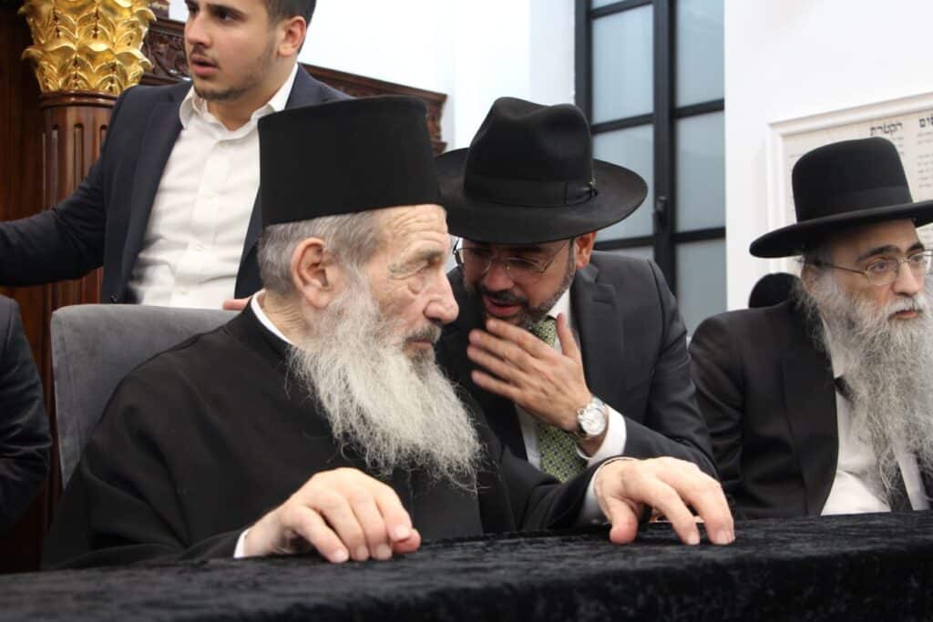 בראשות הרבנים הספרדים: שמחת בית השואבה ב'הליכות משה'