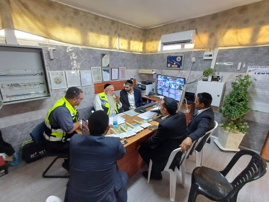 לפחות 1350 נהרגו, הושבעה ממשלת החירום עם גנץ