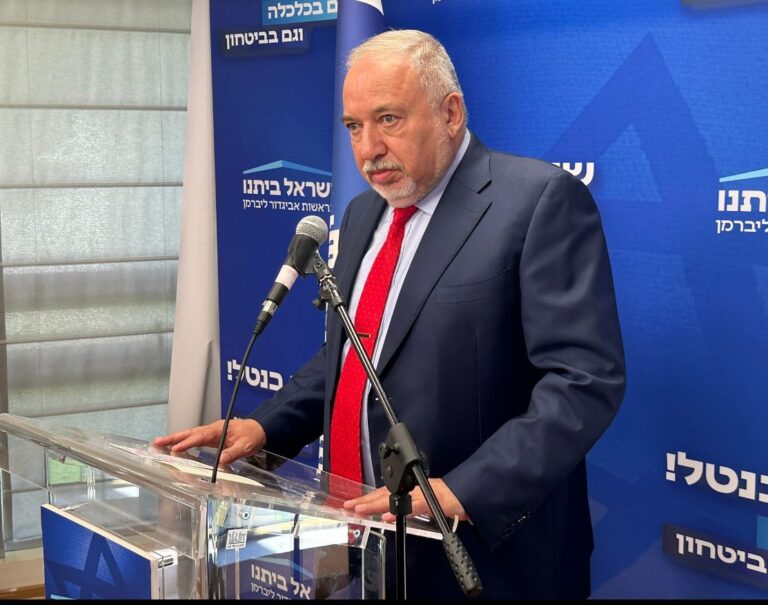 ליברמן: "הזדעזעתי כשראיתי דובי מגואל בדם"